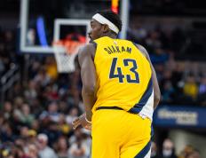 包含西亚卡姆爆发新星，冲击季后赛刷新纪录，险胜球队迎来希望！的词条