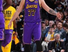 东契奇三巨头联手，鹈鹕得分突破，狂砍50分冲击季后赛！